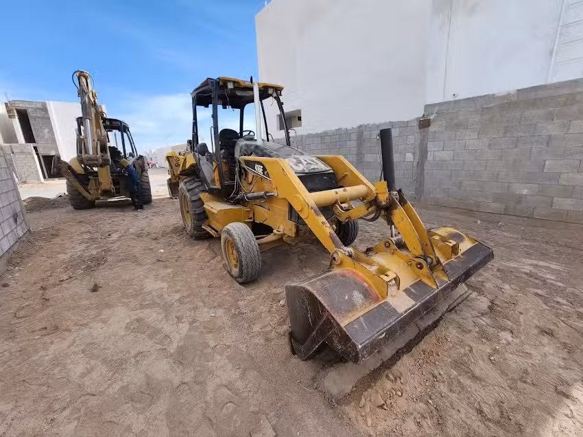 4 PICOS CONSTRUCCIONES HERRERIA Y MAQUINARIA