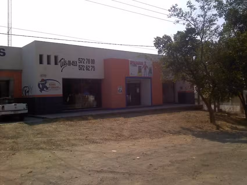 Aceros y Cementos de P&aacute;tzcuaro SA de CV GRUPO de ORO Suc. del Valle