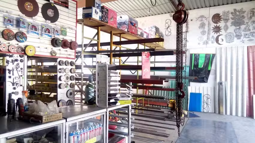 Aceros y Perfiles &rdquo;el viejo Cruz&rdquo;