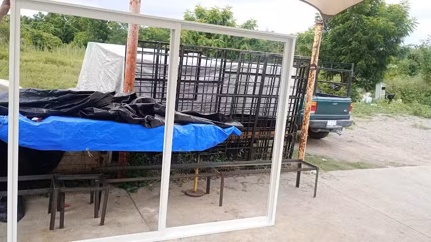 Aluminio y herrer&iacute;a AJVM