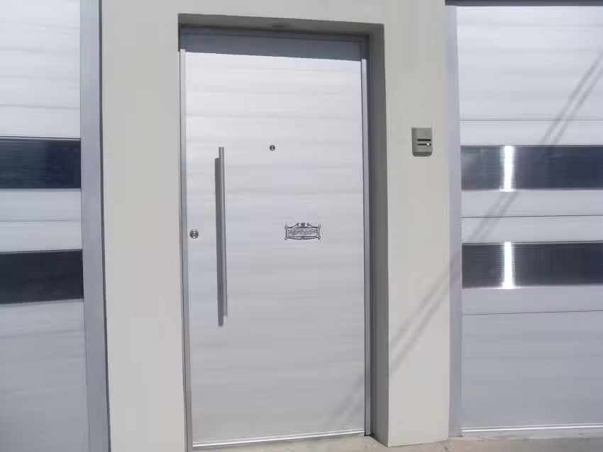 Aluminio y Herrer&iacute;a Calder&oacute;n