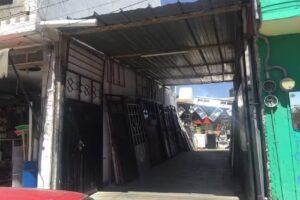 BAZAR DE PUERTAS Y VENTANAS