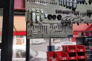 Birlos, Tornillos y Tuercas BUSSAN