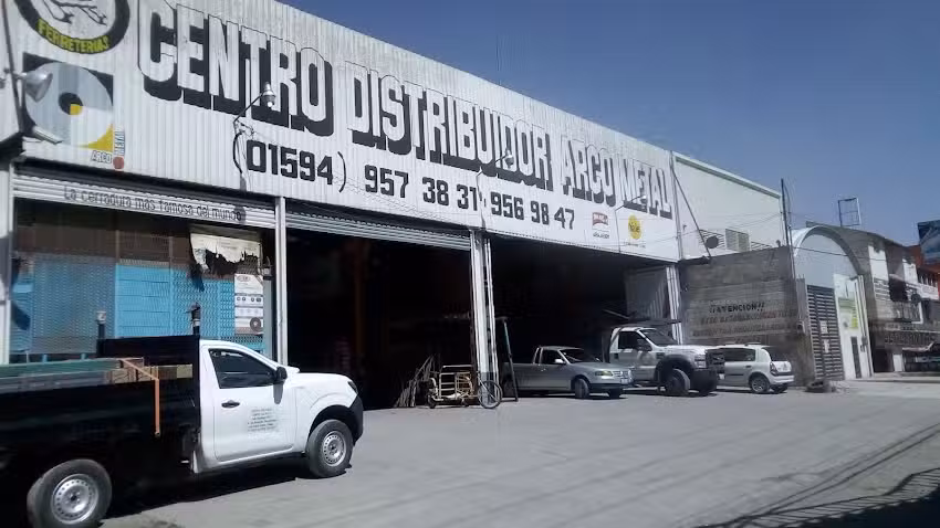 Centro de Distribuci&oacute;n de Acero y Lamina Acanalada Pir&aacute;mide