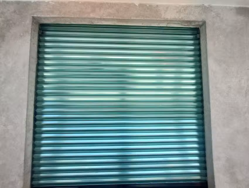 Cortinas de acero &ldquo;Reyes&rdquo;