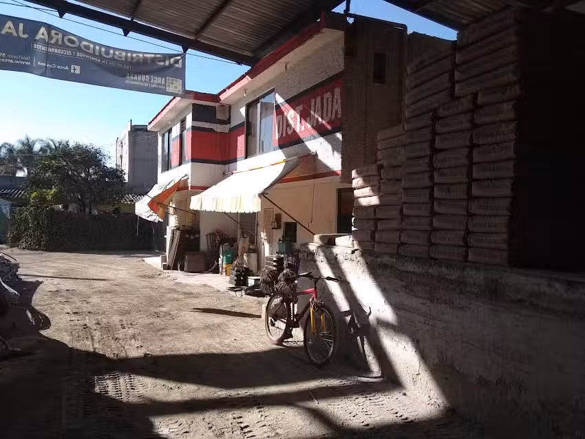 Distribuidora De Materiales Para Construcci&oacute;n Y Acero Jada, S.A. De C.V.