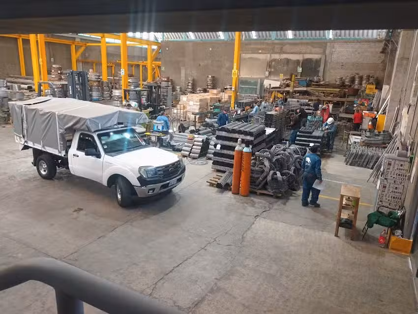 Distribuidores de Acero &Aacute;guila