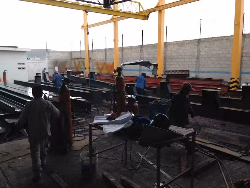 Edificaciones Met&aacute;licas de Pachuca