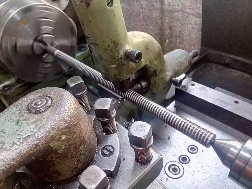 El Torno Maravilla ,Fresadora,CNC, Prensa 30tn, Impresion 3D FDM , Gomas, punteadora