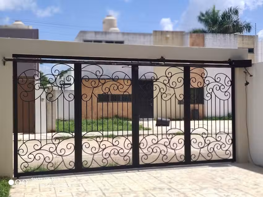 ESPECIALISTA EN PUERTAS AUTOMÁTICAS Y HERRERÍA EDUARDO