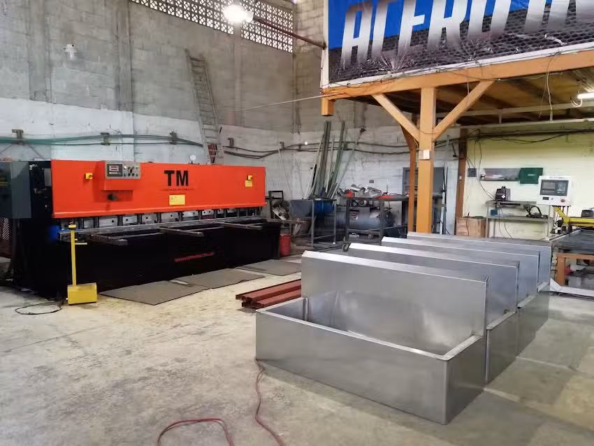 Grupo AIS | Muebles en Acero Inoxidable y Paneles Decorativos en Xalapa | Orizaba | Veracruz