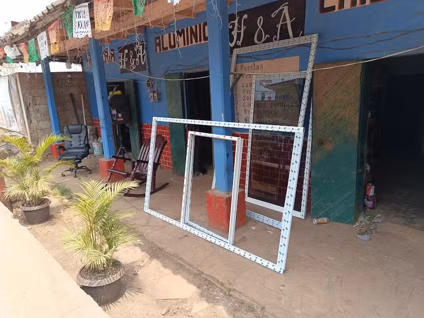 Herrer&iacute;a & aluminio Bautista