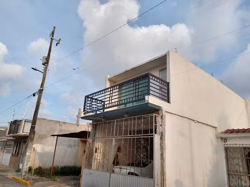 Herrer&iacute;a, Aluminio y Portones Electricos VeraM
