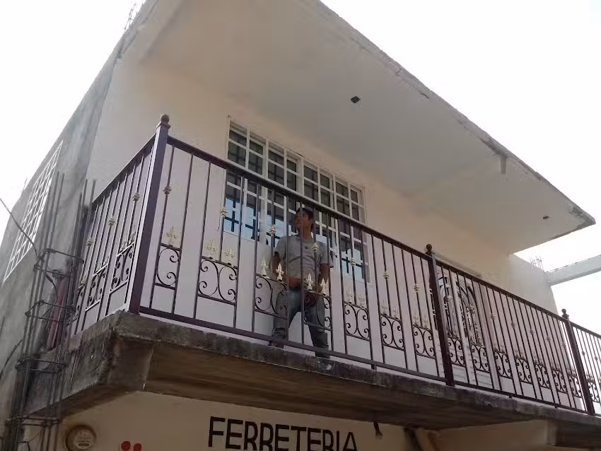 Herreria, Aluminio Y Vidrio &ldquo;El Crucero&rdquo;