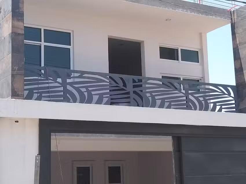 Herrer&iacute;a Estructuras Y Puertas Autom&aacute;ticas &ldquo;LA MAR&Iacute;A&rdquo;