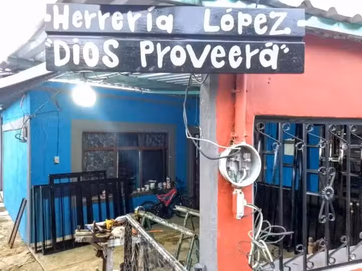 herrer&iacute;a L&oacute;pez ( Dios proveer&aacute;)