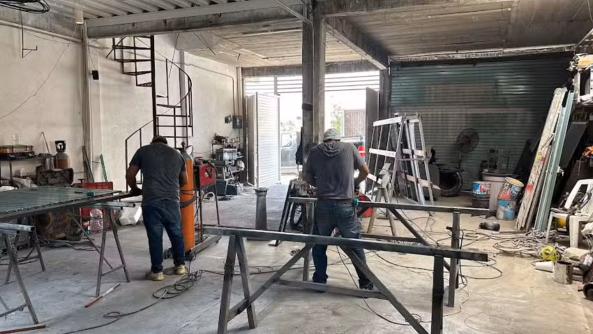 Herrer&iacute;a minimalista &ldquo;LOBO&rdquo;