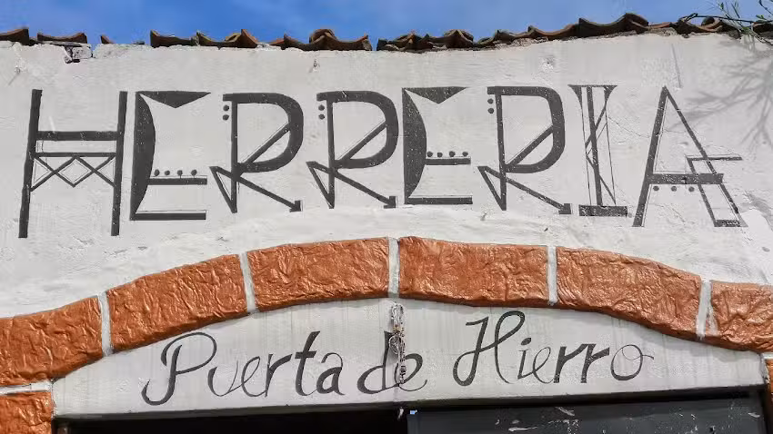 herreria puerta de Hierro