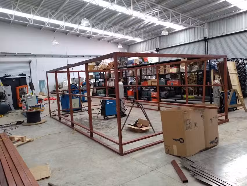 INDUSTRIAS LOBO