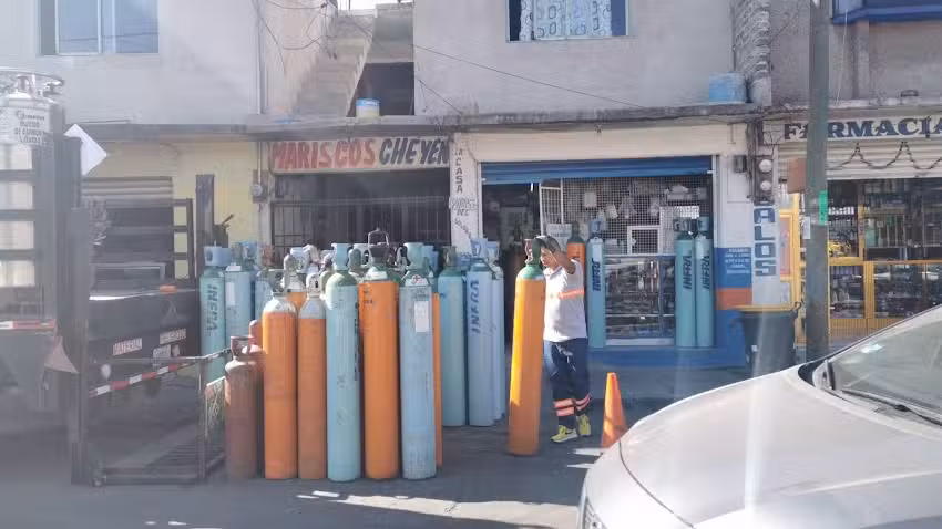 LA CASA DEL SOLDADOR Y CASA MEDICA