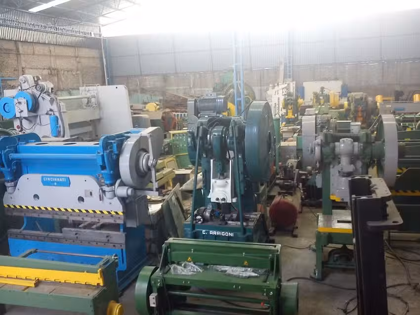 MAQUINARIA INTERNACIONAL