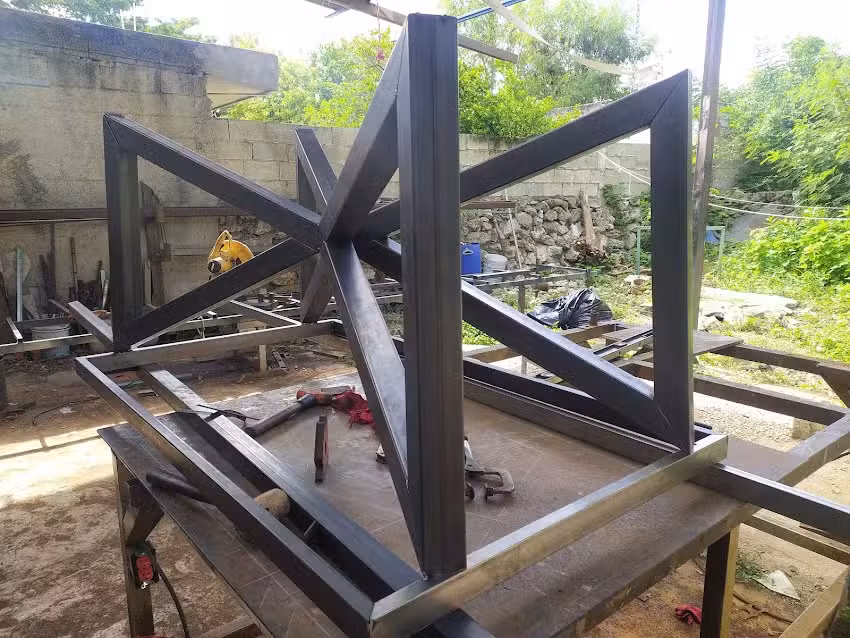 MID Bases Met&aacute;licas Para Mesas