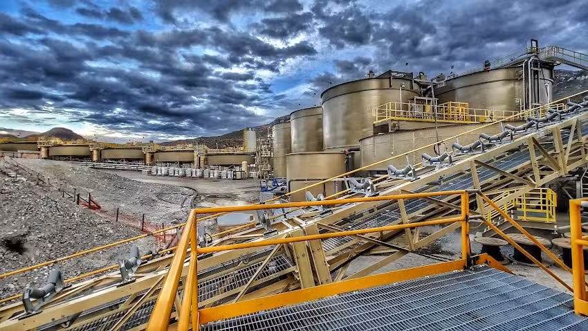 Mina Las Chispas (Silver Crest Metals)