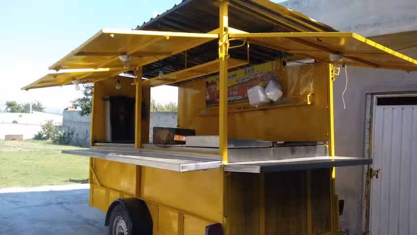 Mobiliario de acero inoxidable El Palomar