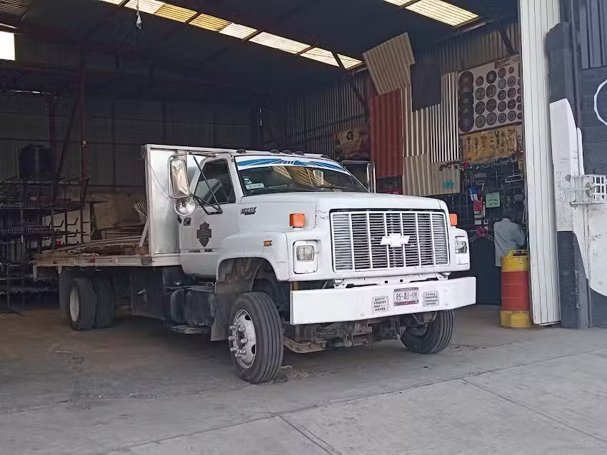 Perfiles y Herrajes Ocean&iacute;a