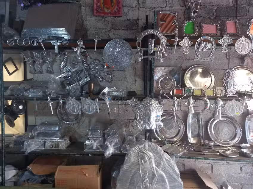 PEWTER Artesan&iacute;as en aluminio. Pulido y cromo &ldquo;Murillo&rdquo;