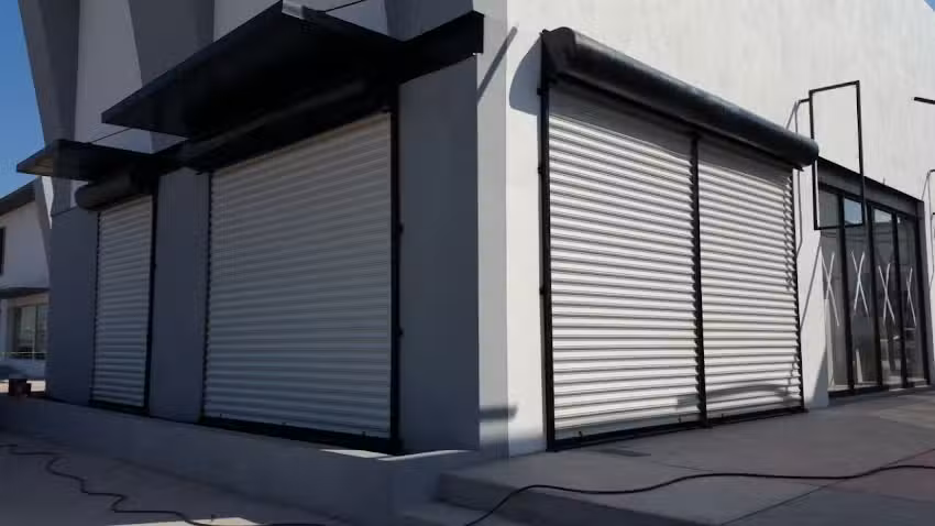 PLASA &ndash; Cortinas de Acero
