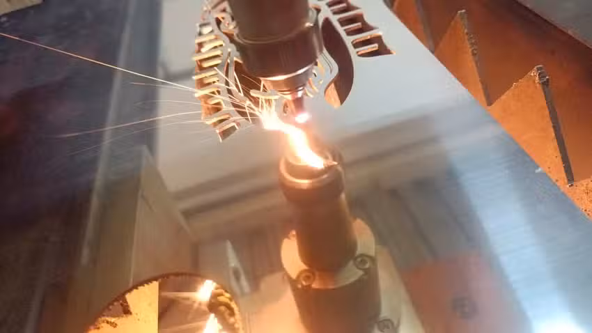 RAYOMI L&aacute;ser: Corte de metales, placas y perfiles tubulares