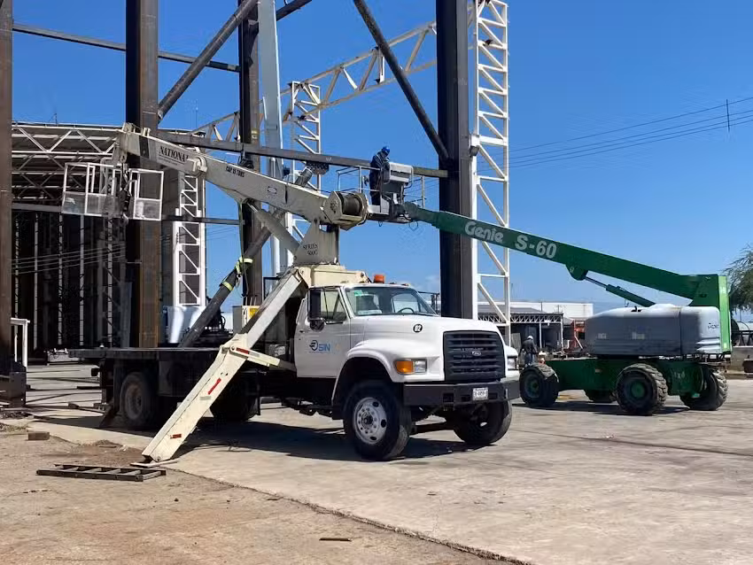 Renta de gr&uacute;as y Equipos de Elevaci&oacute;n Monclova EQUIRENT