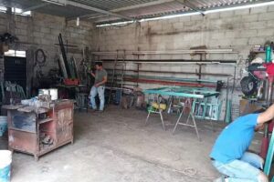 Taller de Aluminio Fierro y cristaleria Daniel Zaragoza