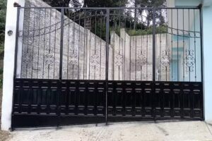 Taller de herrer&iacute;a CRUZ