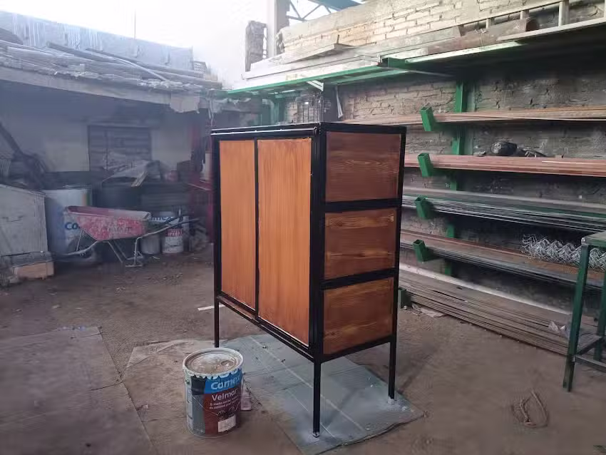 Taller de herrer&iacute;a la Rosita