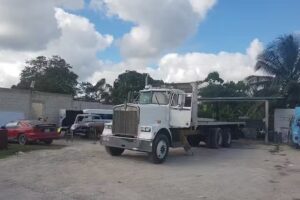 Taller de hojalateria, pintura y soldadura en general a camiones pesados “El Secre”.