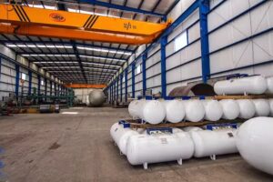 Tanques De Acero Del Bravo