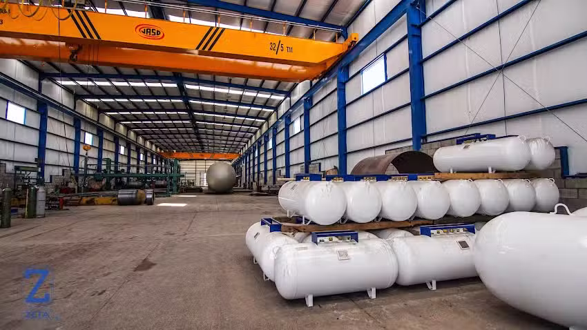 Tanques De Acero Del Bravo