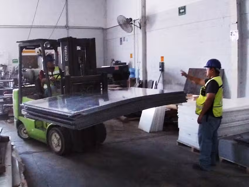 Vazbros Pl&aacute;sticos y Metales Industriales