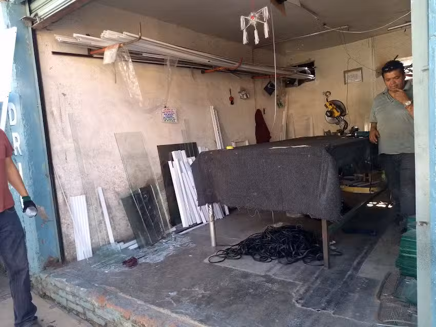 Vidrier&iacute;a y aluminio