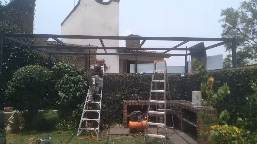 Vidrio, herrer&iacute;a y aluminio Rosales