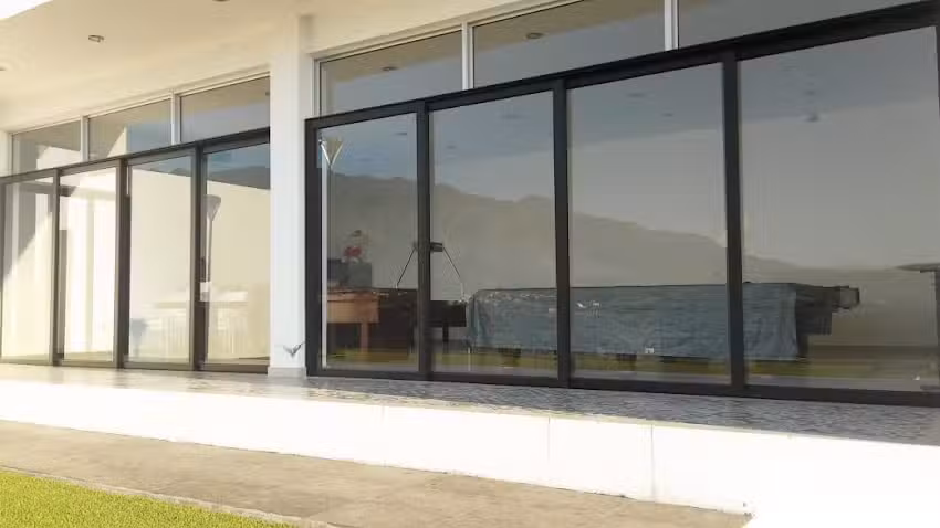 Vidrios y Aluminios Avi&ntilde;a